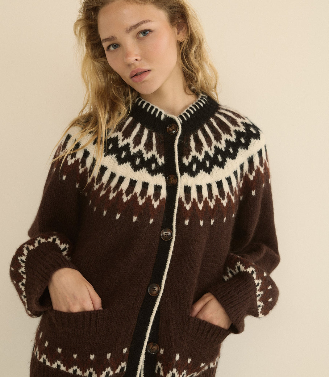 Hue Cardigan in Brun Aberdeen Fair Isle