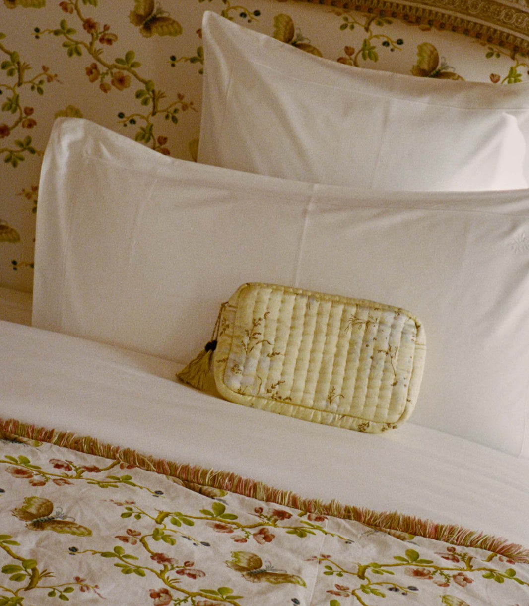 Anniversary Grande Quince Pouch in Bouquet de Chamonix