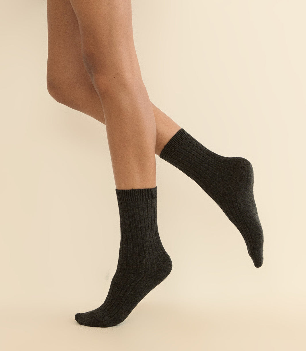 Collégien Merino Cashmere Chamois Crew Socks in Smoky