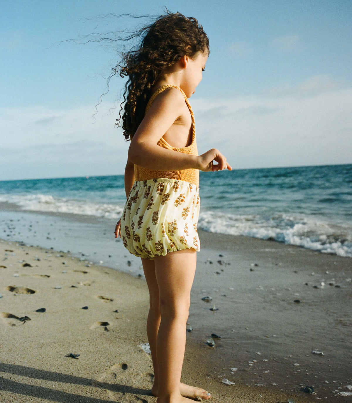 Esra Bloomer in Dandelion Grove, view 2