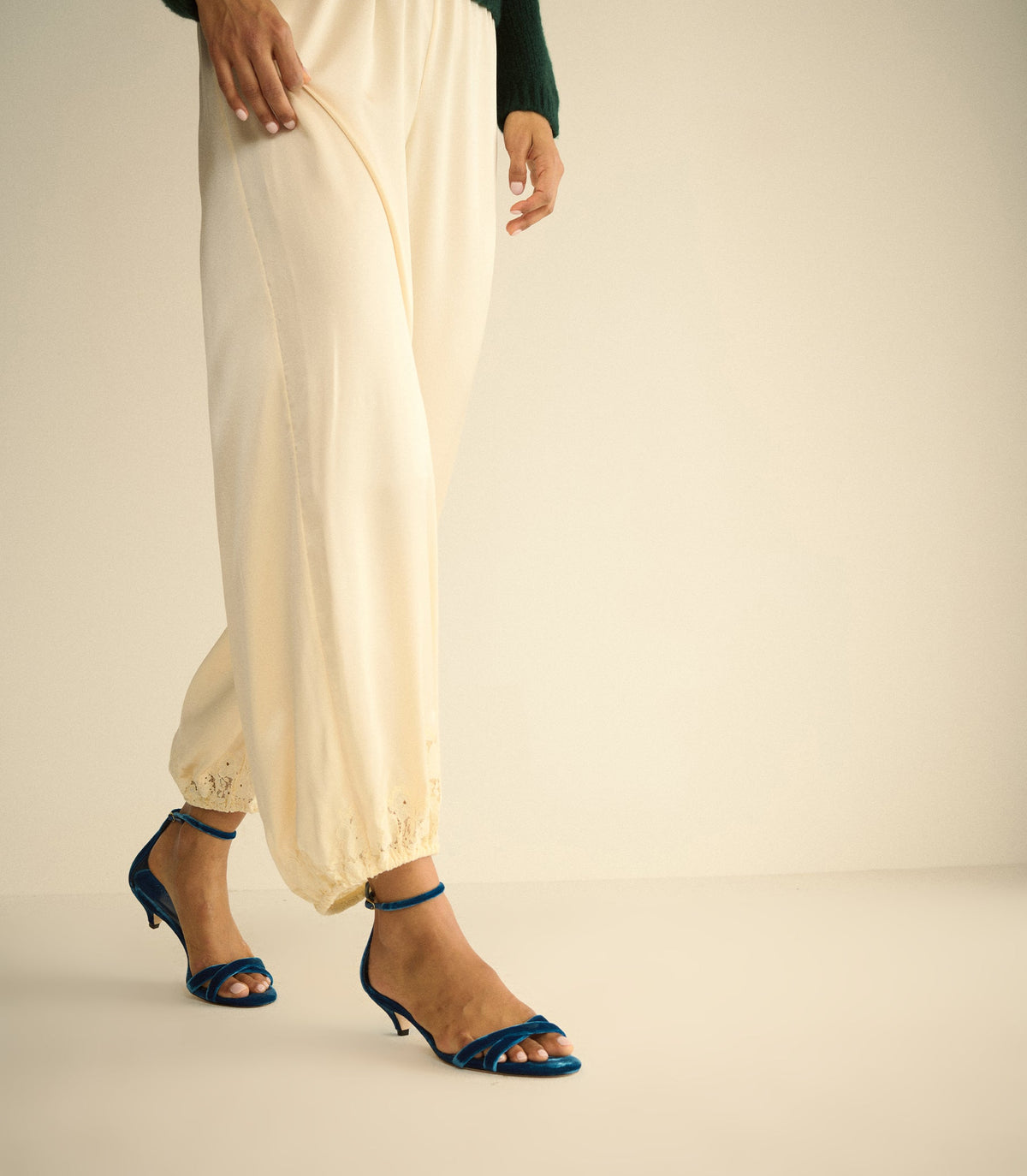 Giulia Heel in Cobalto Velvet, view 6