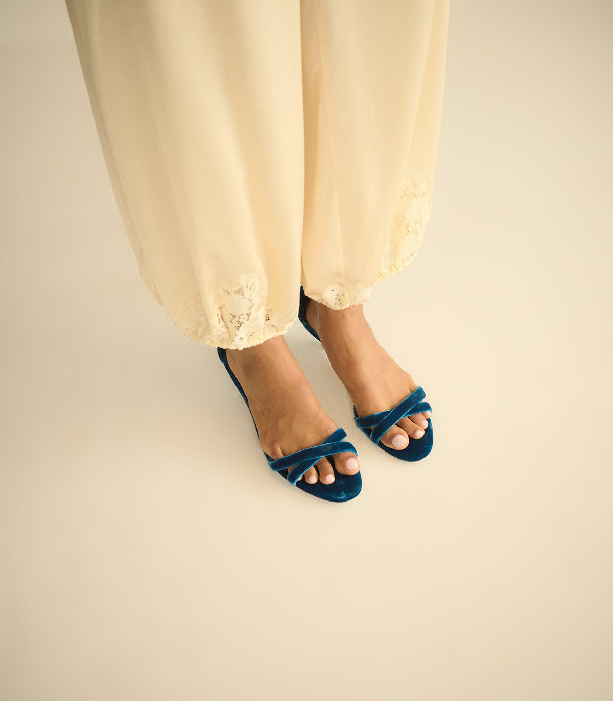 Giulia Heel in Cobalto Velvet, view 5