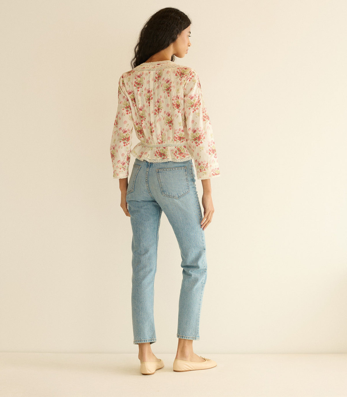 Hillock Top in Ivory Lantana Floral, view 4