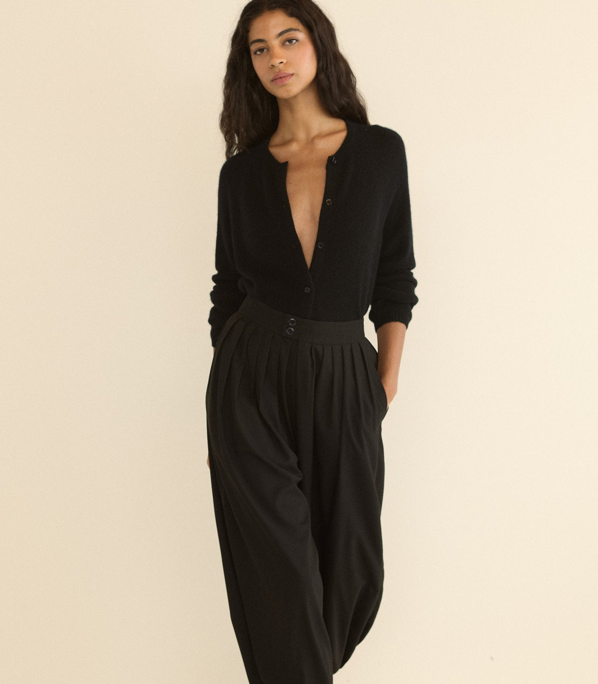 Peroline Cashmere Cardigan in Black, view 2